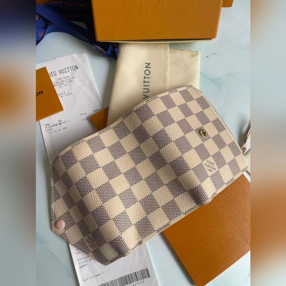Louis Vuitton Victorine Wallet - Picture 9 of 10